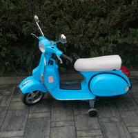 Vespa azzurra 