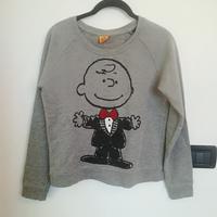 Felpa con Charlie Brown