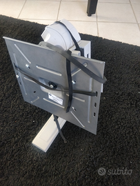 Porta televisore a parete in metallo