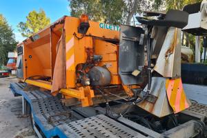 Spargisale e innaffiatrice per autocarri e turbina