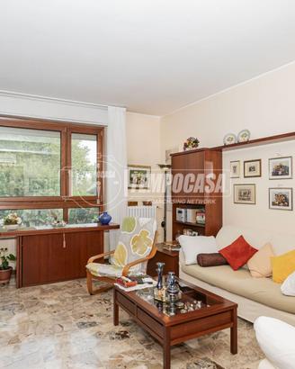 TRILOCALE DI 120 MQ CON TERRAZZINO, BALCONE E DOPP