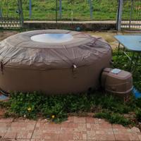 piscina idromassaggio 