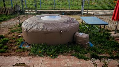 piscina idromassaggio 