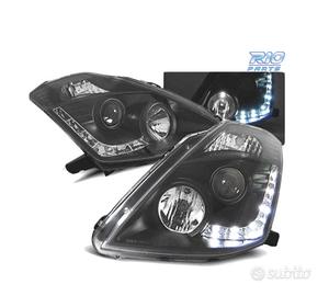 FARI DIURNI NISSAN 350Z 03-05 NERI ADATTABILI XENO