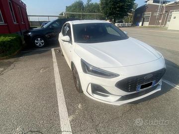 Focus St-line X fari MATRIX