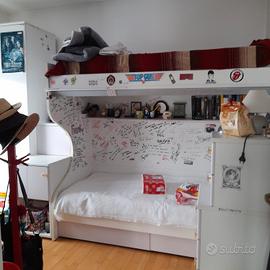 letto a castello con accessori non indispensabili