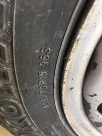 Pneumatici con cerchioni  205 70 R15
