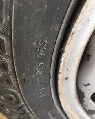 Pneumatici con cerchioni  205 70 R15