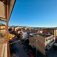 Ampio appartamento luminoso 110mq con balcone