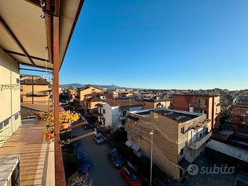 Ampio appartamento luminoso 110mq con balcone