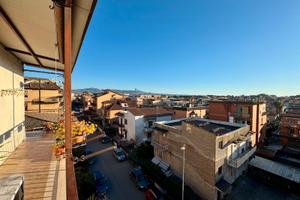 Ampio appartamento luminoso 110mq con balcone