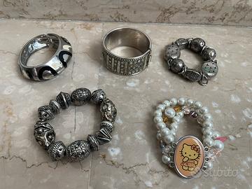 SET BRACCIALI  ETNICI PIÙ HELLO KITTY.