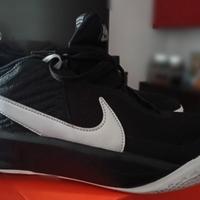 Scarpa Nike Hustler D X H SU21