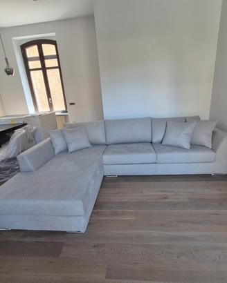 Divano beige con penisola nuovo