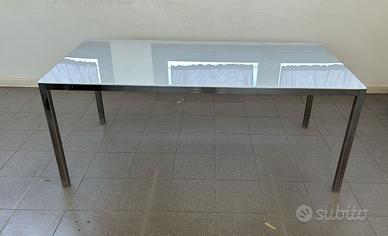Tavolo in vetro