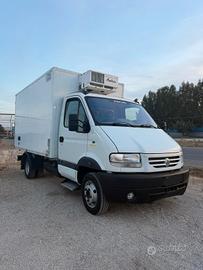 Renault Mascott