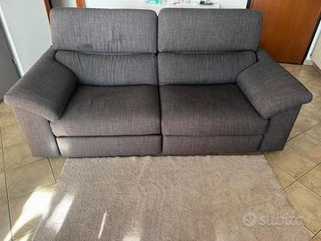 divano grigio atracitce poltrone e sofa
