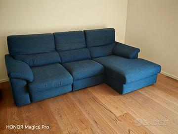 Divano 3 posti  in tessuto con penisola