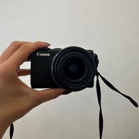 CANON EOS M100