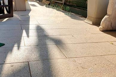 Marmette Bocc. in Biancone di Trani (10 Mq.)