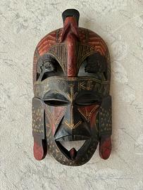 Maschera africana in legno