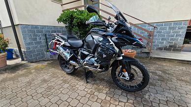 wow! BMW gs1250 adv triple black