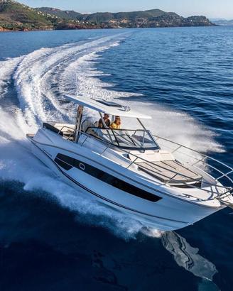 Jeanneau Cap Camarat 10.5 WA + x2 Yamaha F300