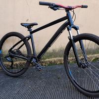 Rockrider st 520 27.5 pollici TG L wheelie