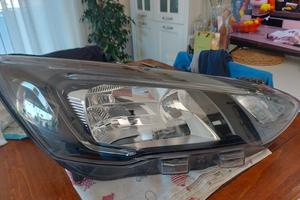 Faro anteriore Ford Focus 
