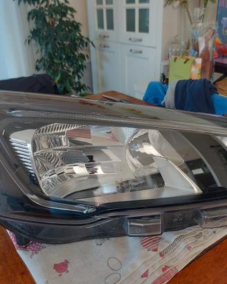 Faro anteriore Ford Focus 