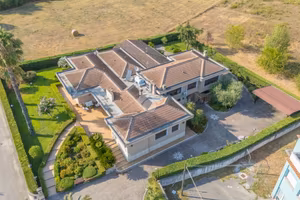 VILLA SINGOLA A FROSINONE
