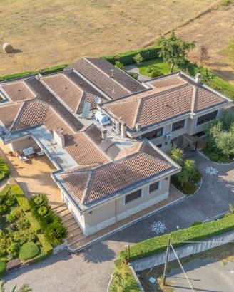 VILLA SINGOLA A FROSINONE