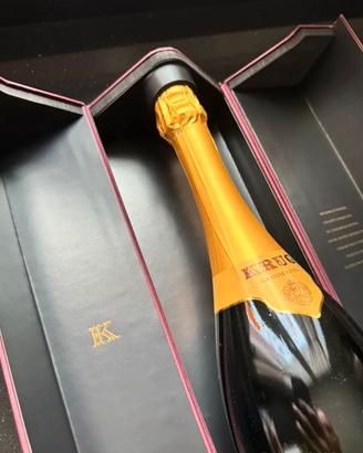 Bottiglie vino champagne collezione sigillate