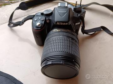 Fotocamera NIKON D5300 usata poco