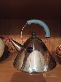 Bollitore Alessi con manico e fischietto a uccelli