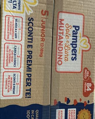 Pannolini mutandini Pampers sole e luna