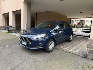 Ford fiesta 2013  1.4 benzina a GPL