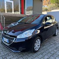 Peugeot 208 1.4 HDi 68 CV 3 porte Allure