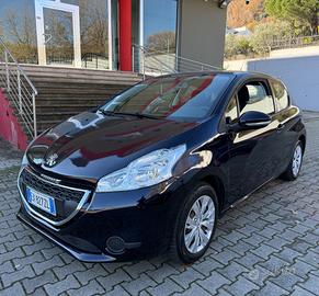 Peugeot 208 1.4 HDi 68 CV 3 porte Allure