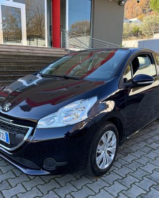Peugeot 208 1.4 HDi 68 CV 3 porte Allure