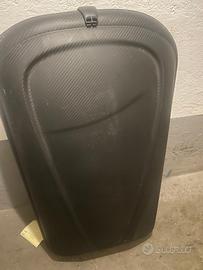 Contenitore per bagagli auto