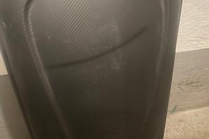 Contenitore per bagagli auto