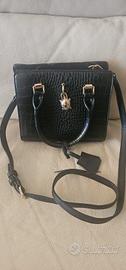 Borsa donna Carpisa nera a tracolla elegante