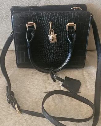 Borsa donna Carpisa nera a tracolla elegante