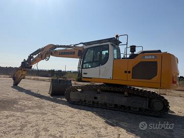 Escavatore Liebherr 924 con pinza cesoia genesis 2