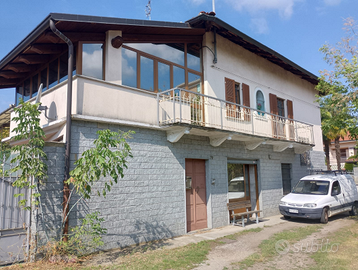 Casa semi indipendente su via centrale