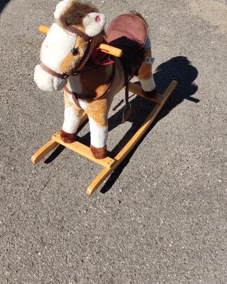 cavallo a dondolo