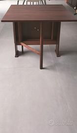 Tavolo pieghevole salvaspazio