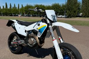 Husqvarna FC 450 2025 – Motard / Cross  Targata
