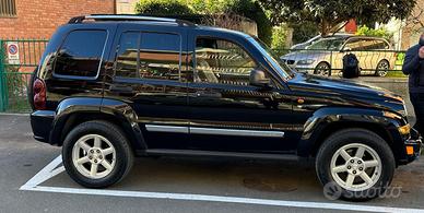 Cherokee KJ